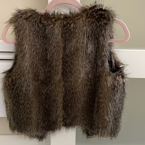 Faux fur vest - Picture 3 of 3